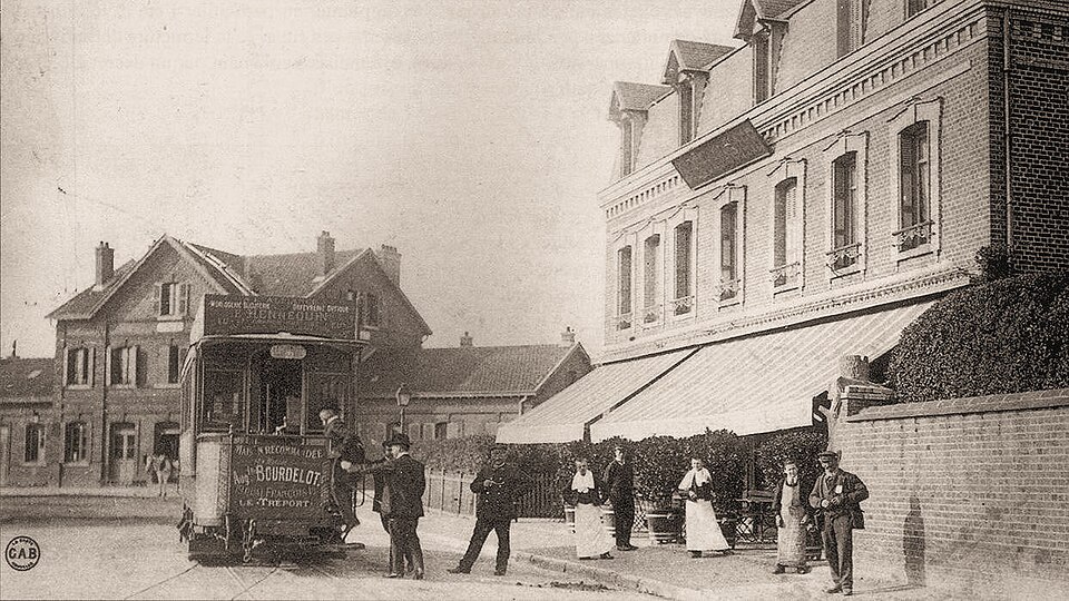File:Tramway d'Eu-Le Tréport 1.jpg