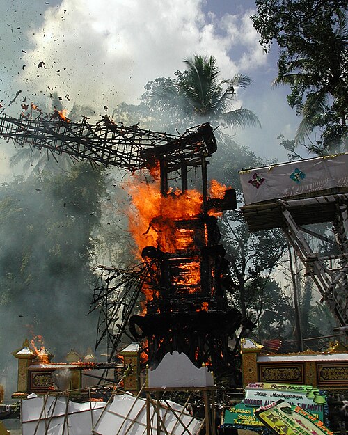 File:Ubud Cremation 6.jpg