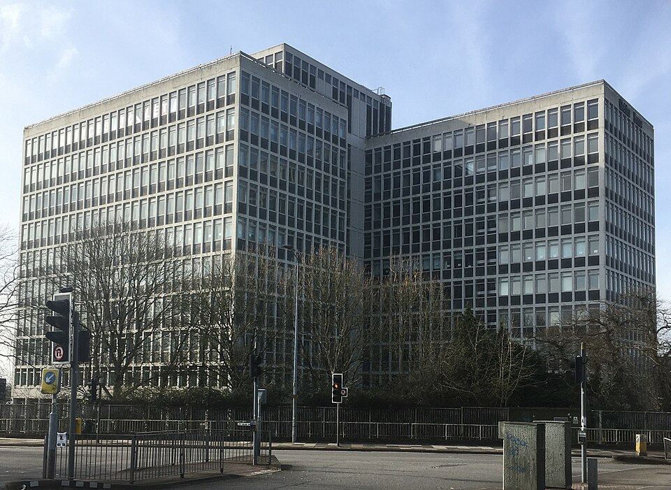 File:Gleider House, Llanishen (cropped).JPG