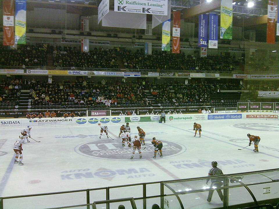 File:HC Bolzano-Sheffield Steelers.jpg
