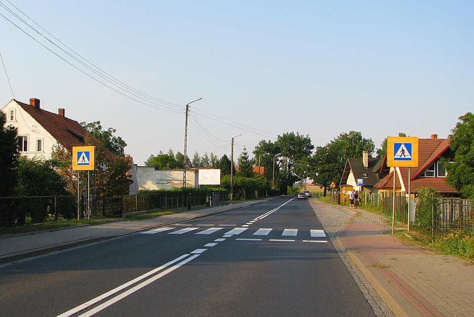 File:MIROSŁAWICE 02.jpg