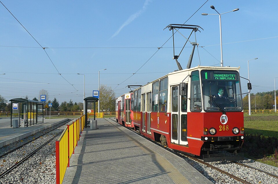 File:Torun Uniwersytet tram loop (2).JPG