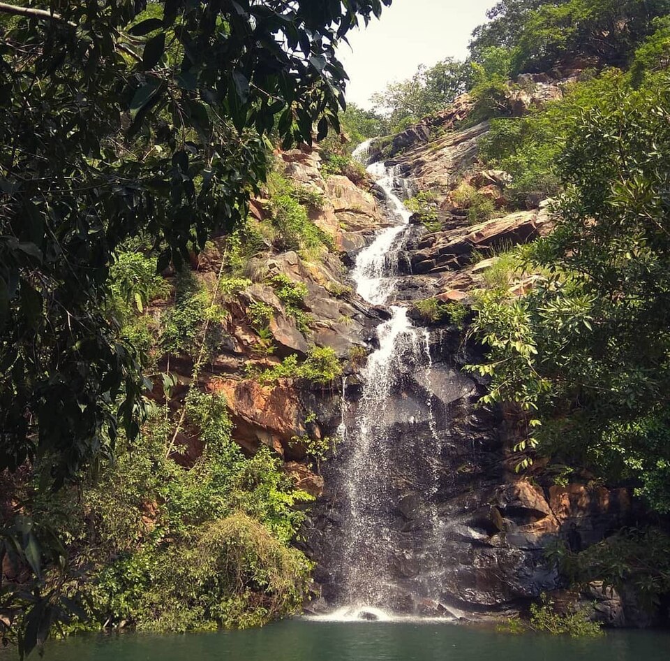 File:Chitvel waterfalls.jpg