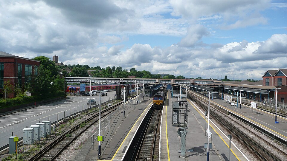 File:Guildford station from bridge.JPG
