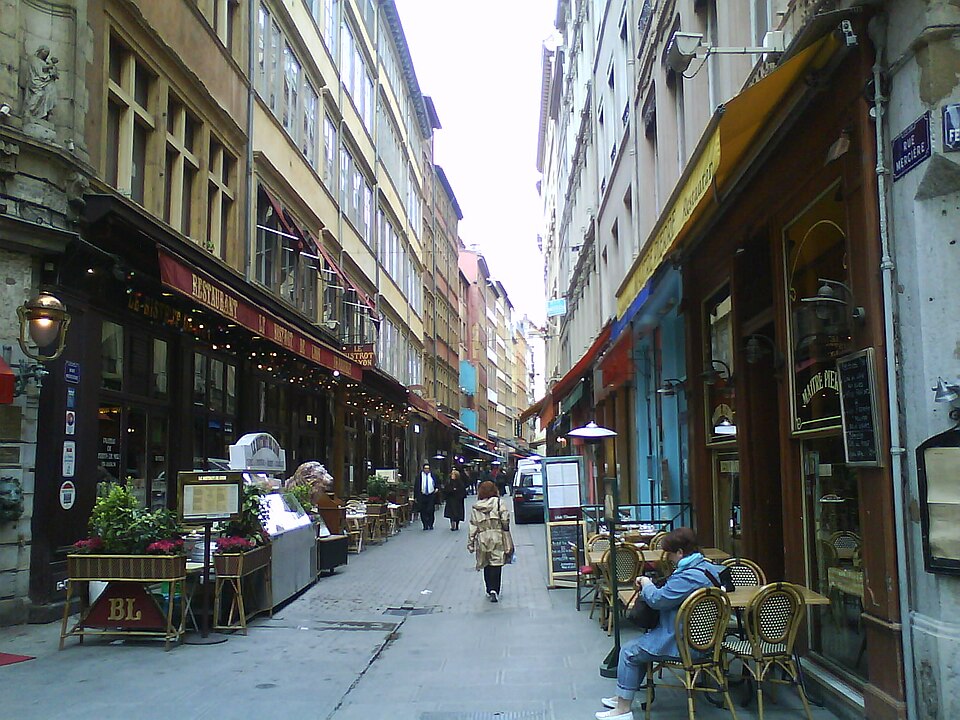 File:Rue-mercière - Lyon.JPG