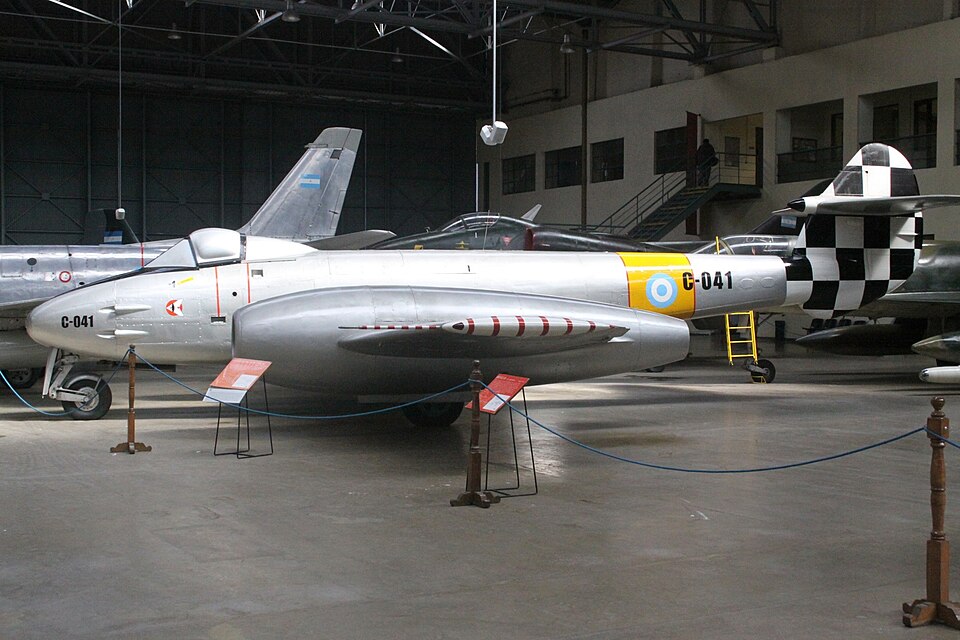 File:C-041 Gloster Meteor F.4 (8164115201).jpg