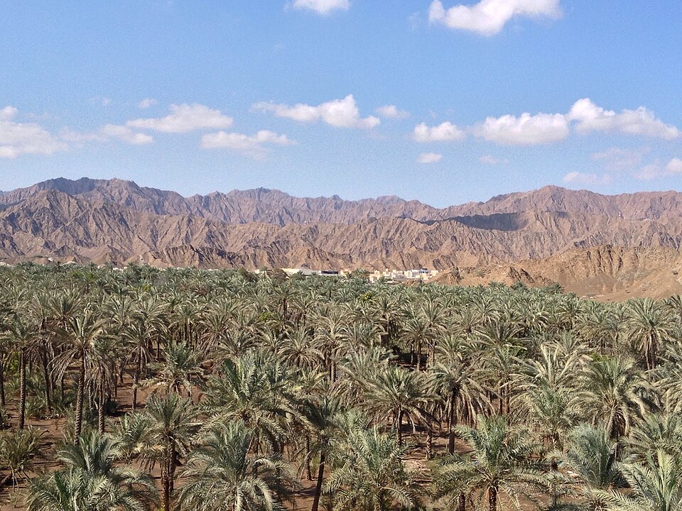 File:Hills in Fujairah 2012 01.jpg