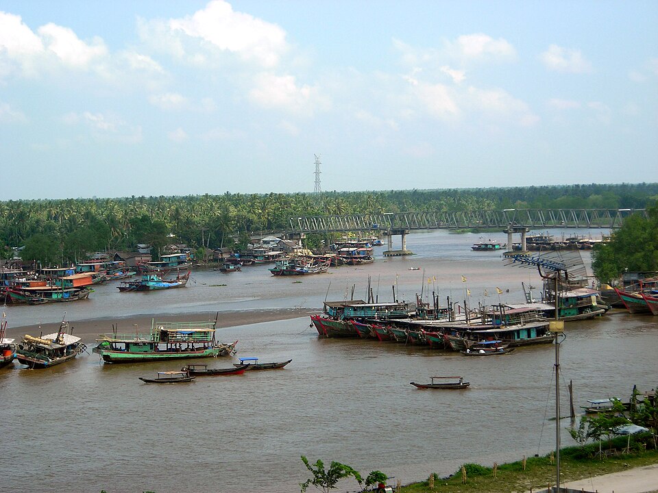 File:Jembatan Sei Asahan.jpg