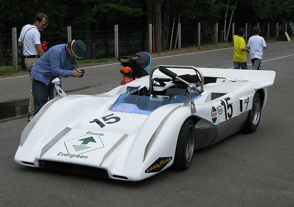 File:McLaren M8C Ecurie Evergreen Mont-Tremblant.jpg