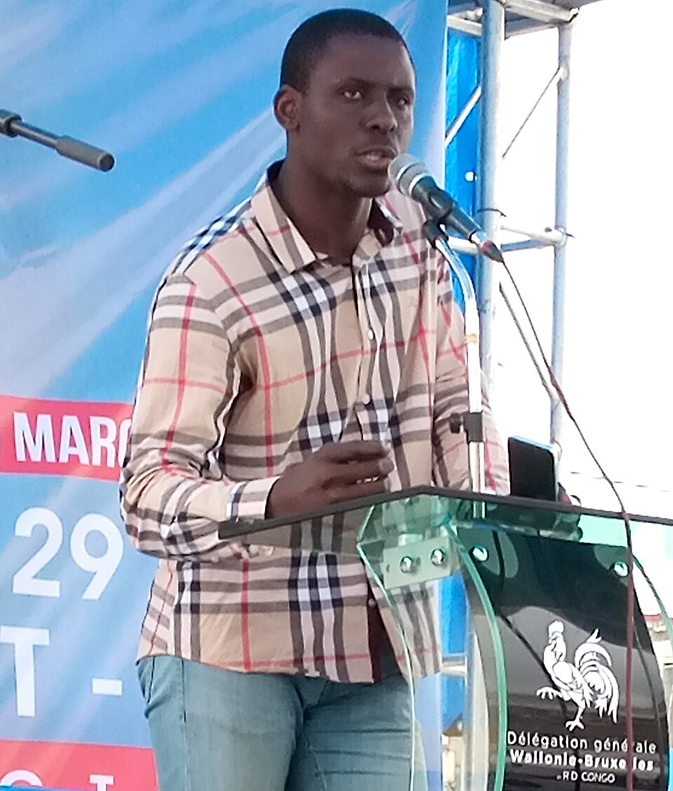 File:Nixon Mukoko donnant la conférence0.jpg