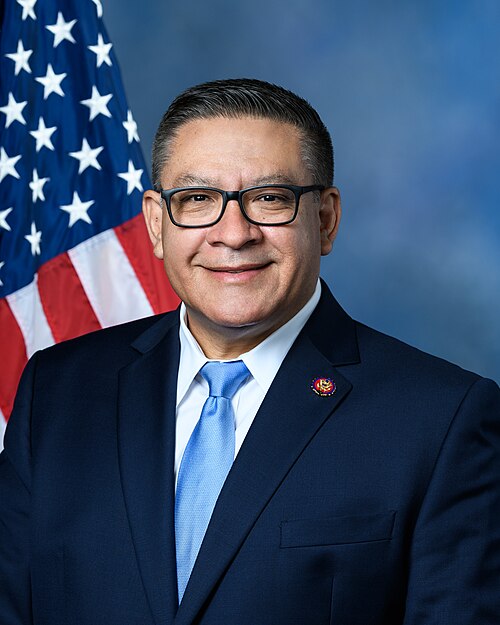 File:Salud Carbajal - 117th Congress.jpg