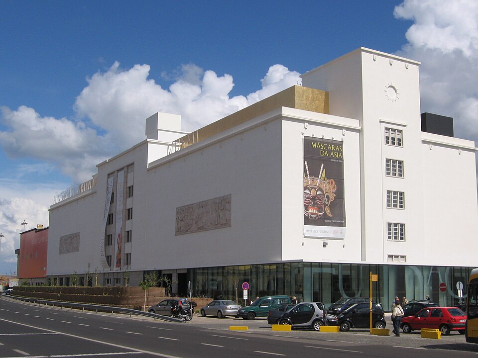 File:MuseuOriente.JPG