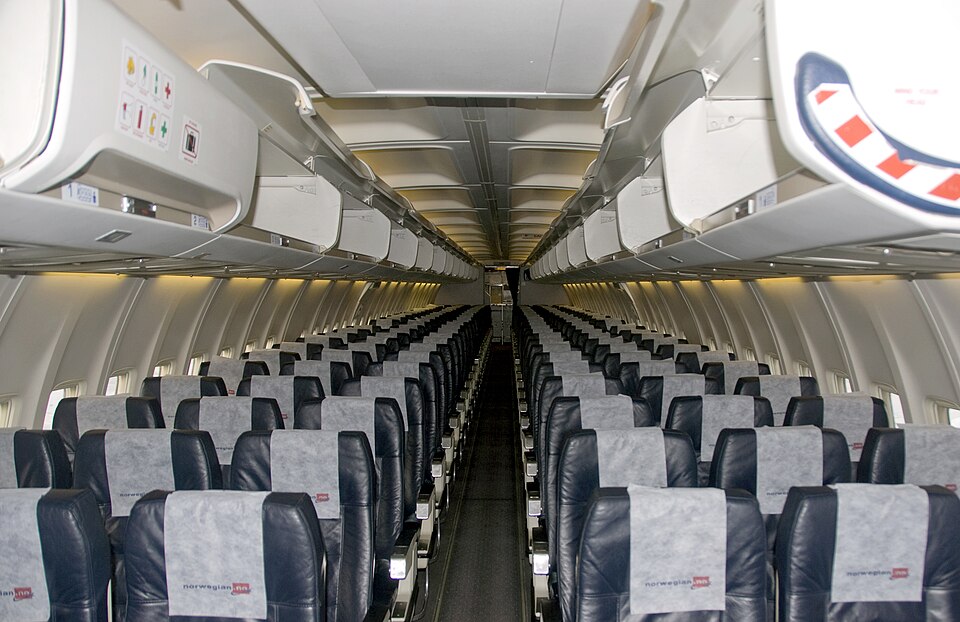 File:Norwegian B737-300 cabin.jpg