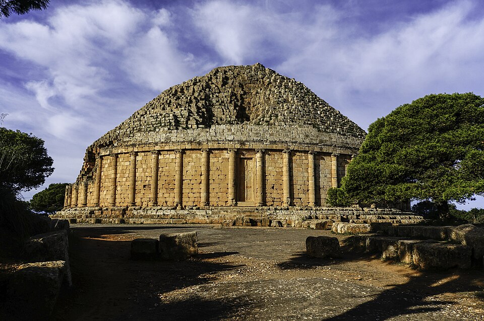 File:Royal Mausoleum of Mauretania 2014.jpg