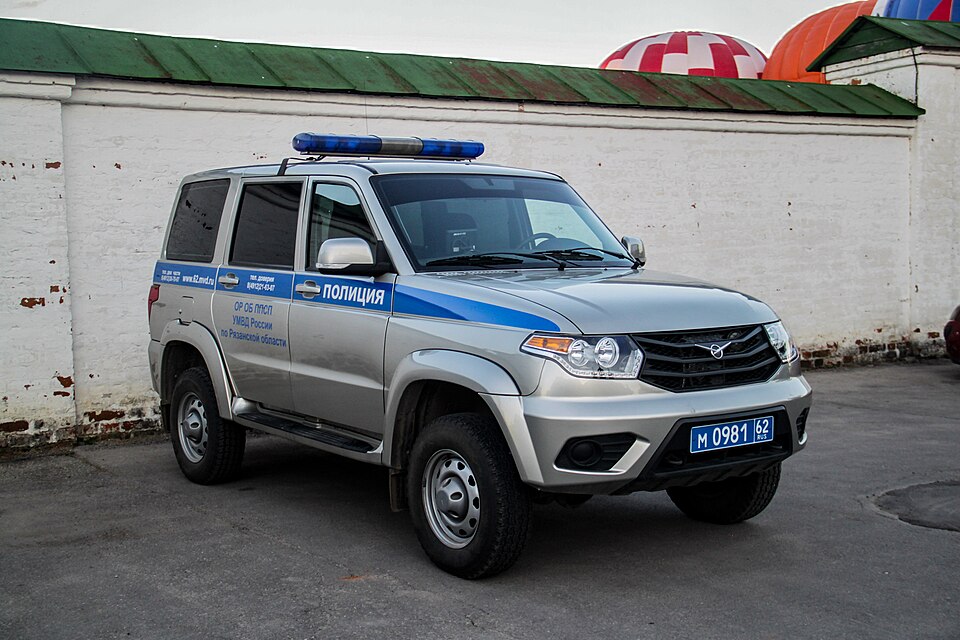 File:UAZ Patriot Police.jpg
