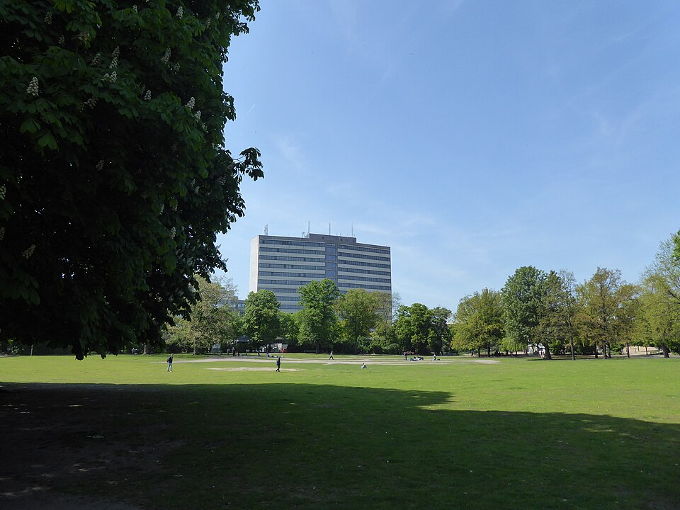 File:Wilmersdorf Preußenpark-05.jpg