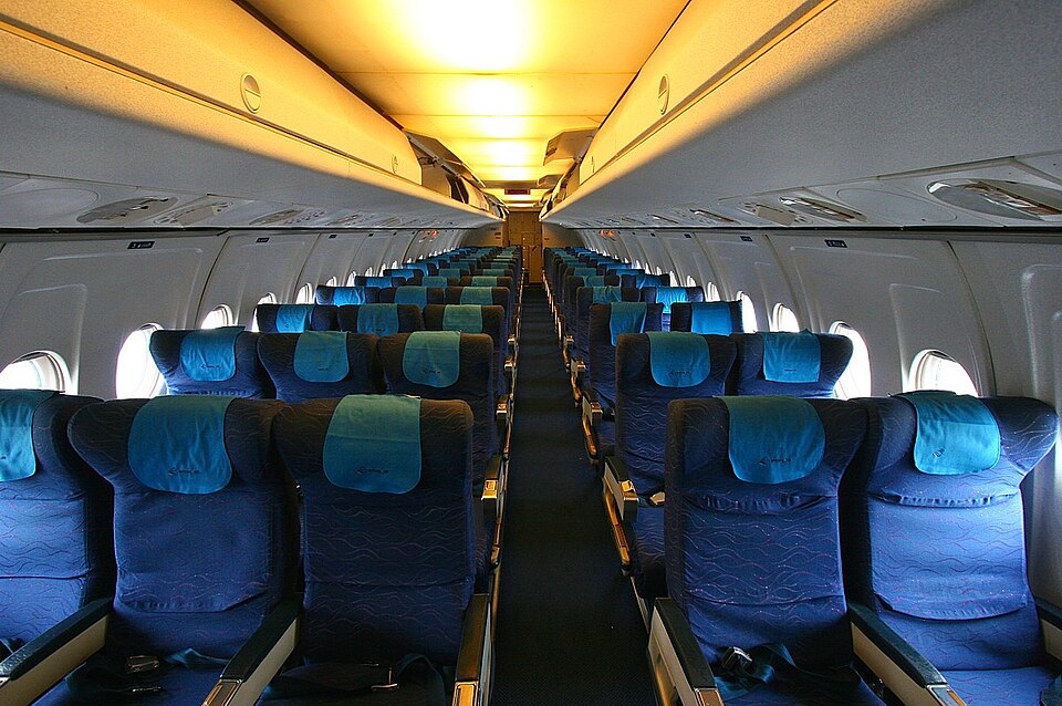 File:Batavia Air Fokker F-28-4000 Fellowship MRD-4.jpg