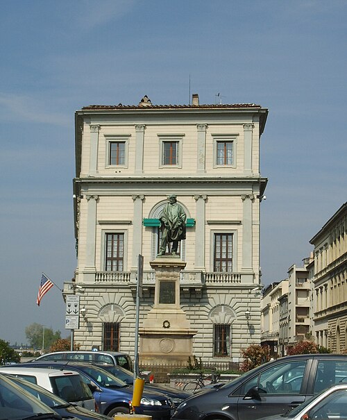 File:Lungarno vespucci, statua di garibaldi.JPG