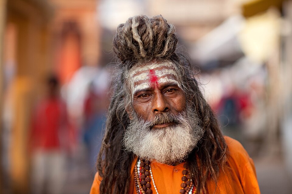 File:Sadhu Vârânasî.jpg