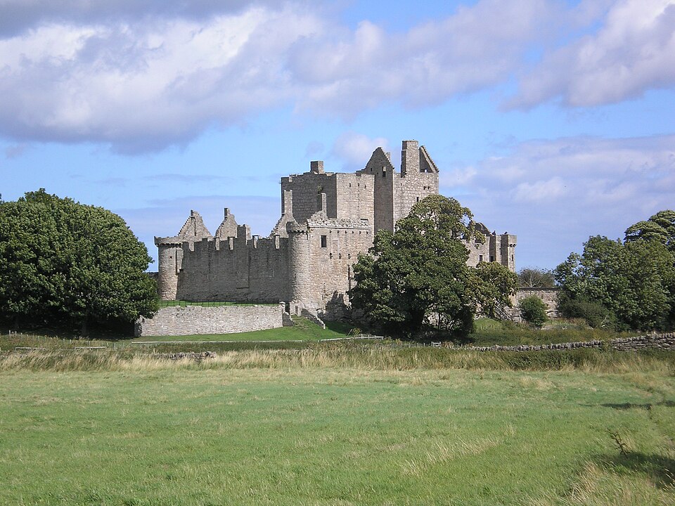 File:Craigmillar-Castle.JPG