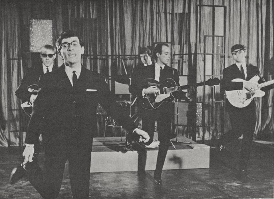 File:Freddie and the Dreamers dancing 1965.jpg