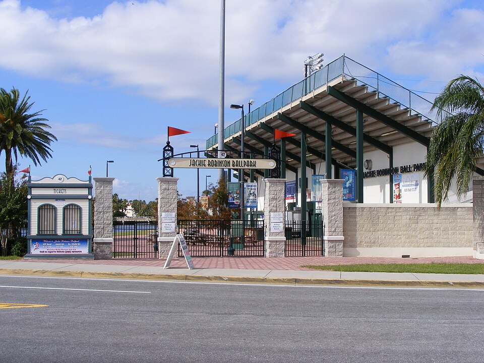 File:JackieRobinsonBallpark-0731.JPG