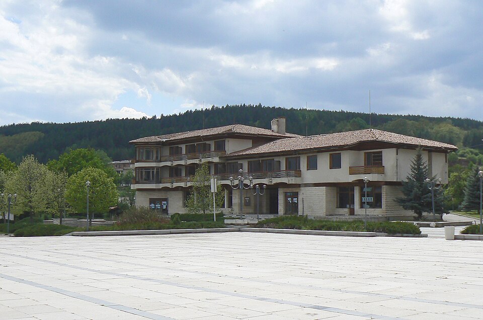 File:Kovachevtsi-pernik-district-centre-1.jpg