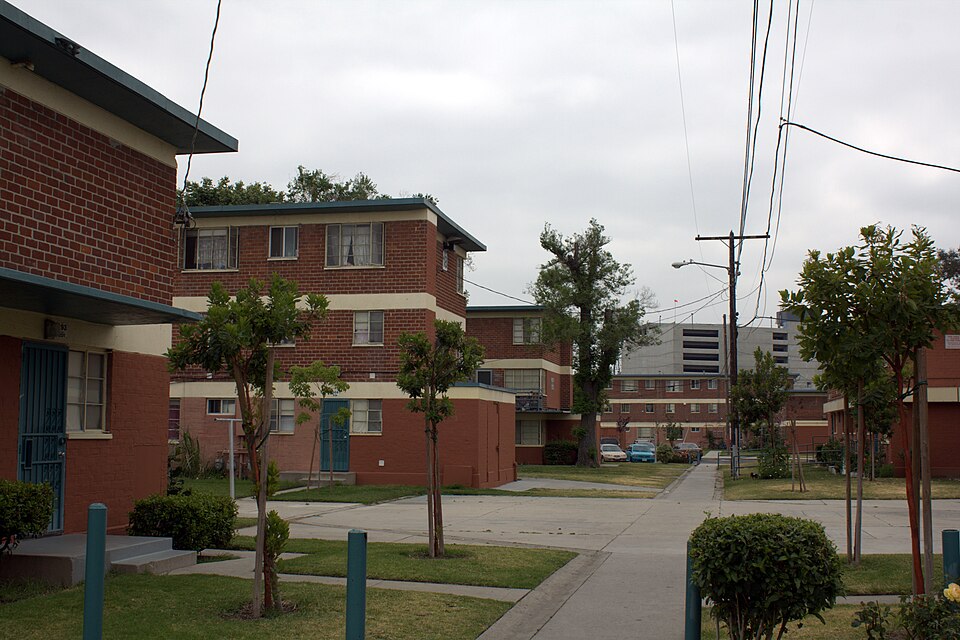 File:William Mead Homes Los Angeles 2.jpg