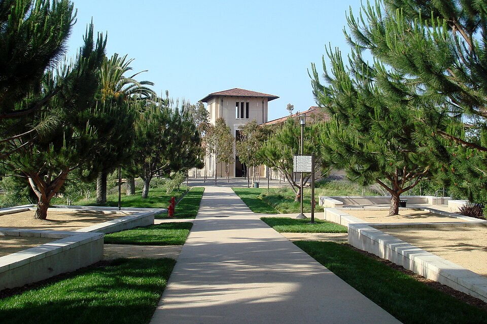 File:060907-008-SokaU-StudentCenter.jpg