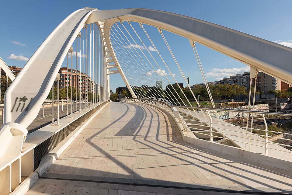File:15-10-28-Pont Bac de Roda Barcelona-RalfR-WMA 3102.jpg