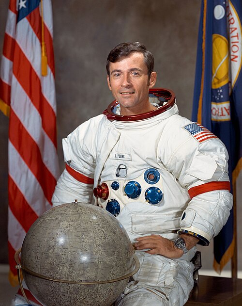 File:Astronaut John W. Young (1971).jpg