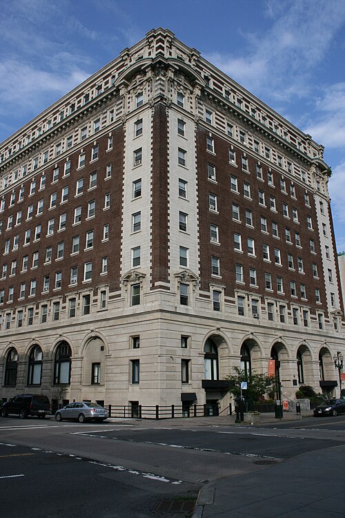 File:Bancroft Hotel Worcester MA.jpg