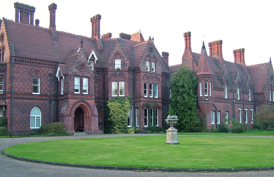 File:EasneyeHouse.jpg