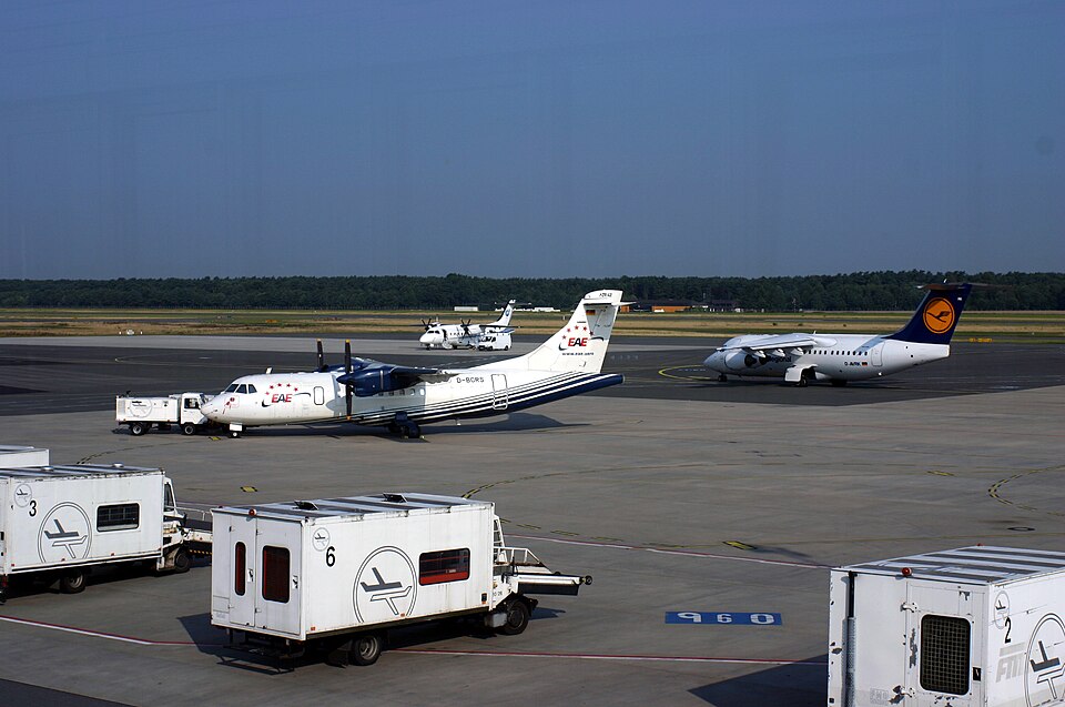 File:Flughafen Münster Osnabrück8815.jpg