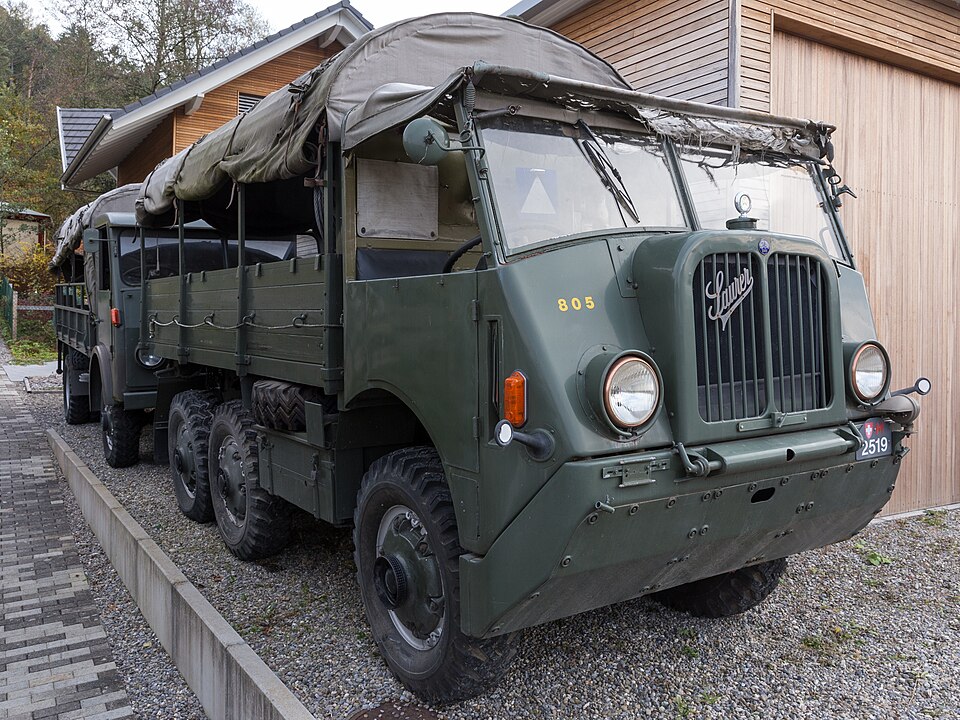 File:Saurer M6 geländegängiger Lastwagen (gebaut 1940-1946).jpg