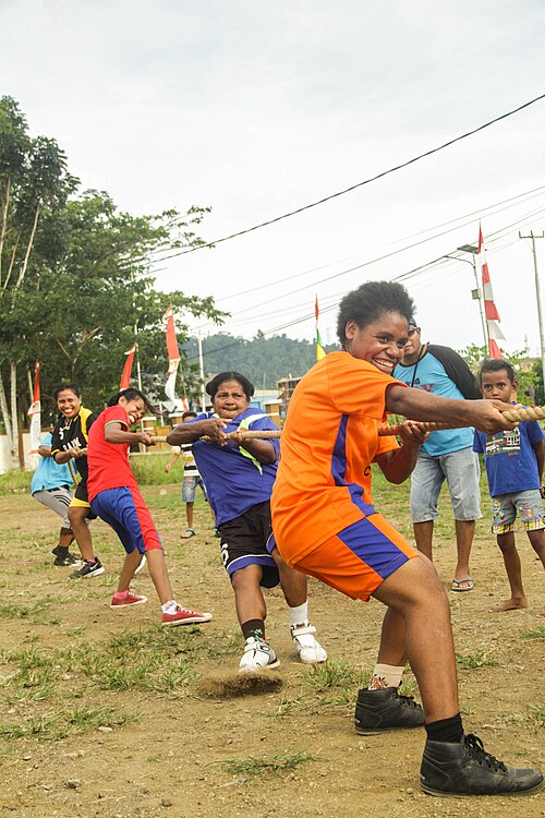 File:Tarik Tambang.jpg