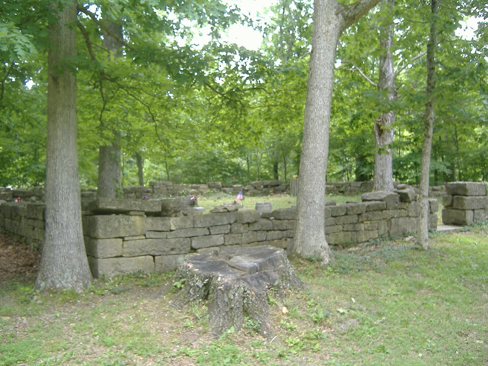 File:Tunnel Mill 2011 Cemetery.JPG