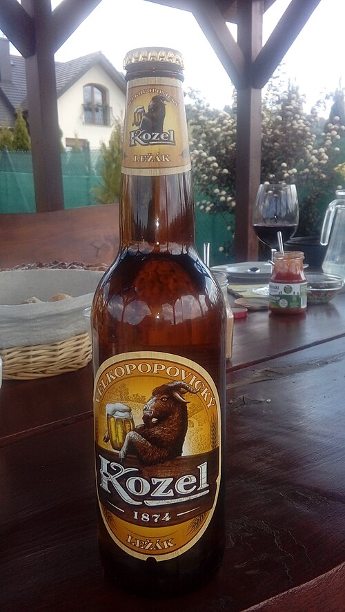 File:Velkopopovický Kozel, Světlý ležák.jpg