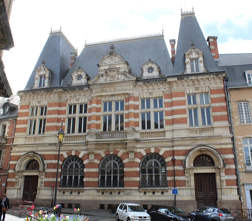 File:Bâtiment Caisse Épargne Moulins Allier 4.jpg