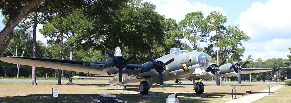 File:B-17G 44-83863.jpg