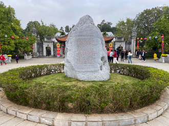 Stele in Hai Bà Temple.