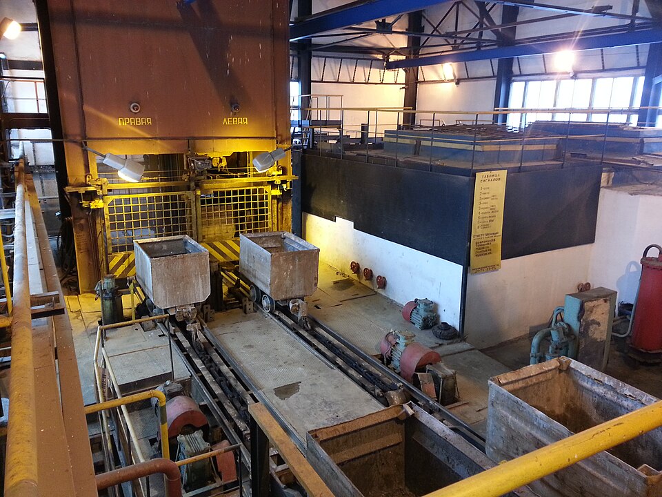 File:Malysheva mine.jpg