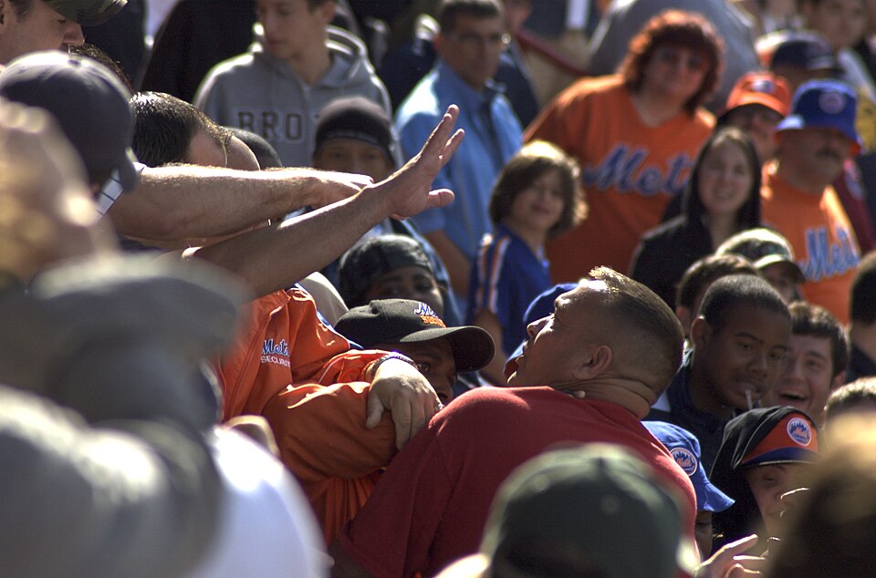 File:PhilsMetsFight.jpg