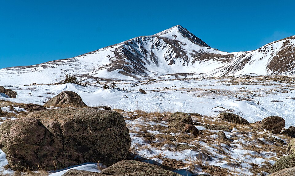 File:Square Top Mountain.jpg