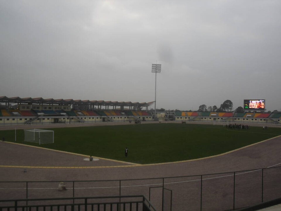 File:Stade de Djambala.jpg