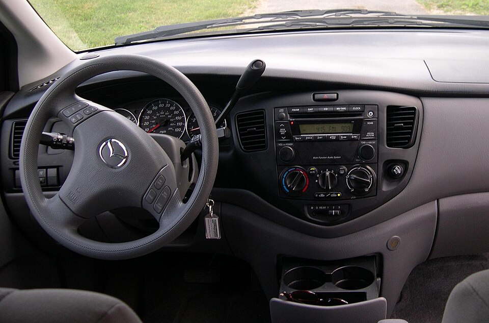 File:2005 Mazda MPV dashboard.jpg