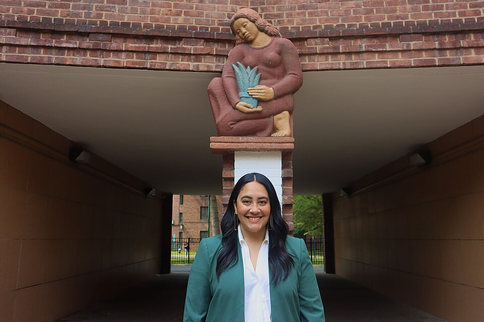 File:Amanda Farias Parkchester.jpg