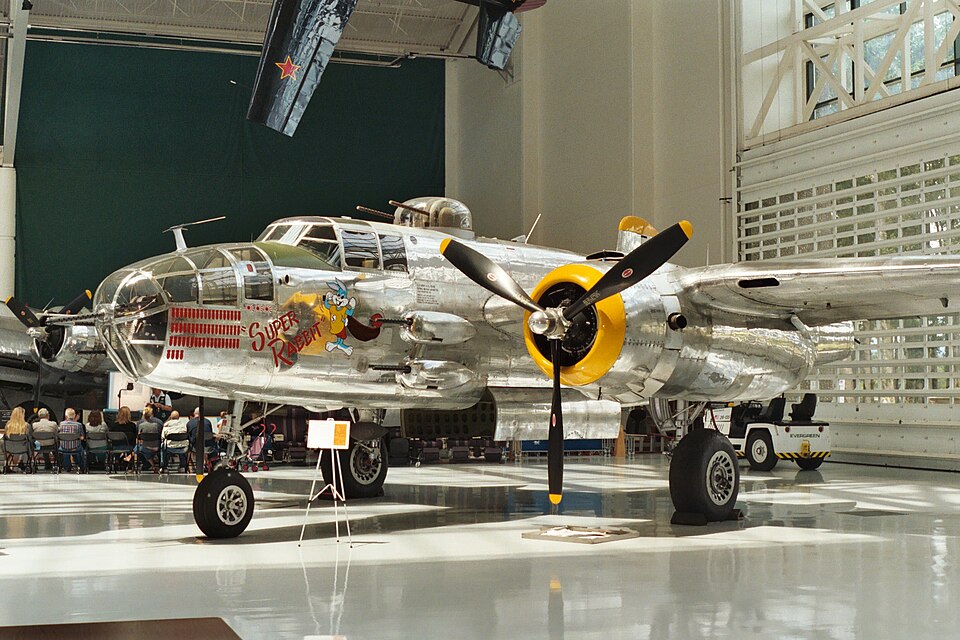 File:B-25J at Evergreen Museum.jpg
