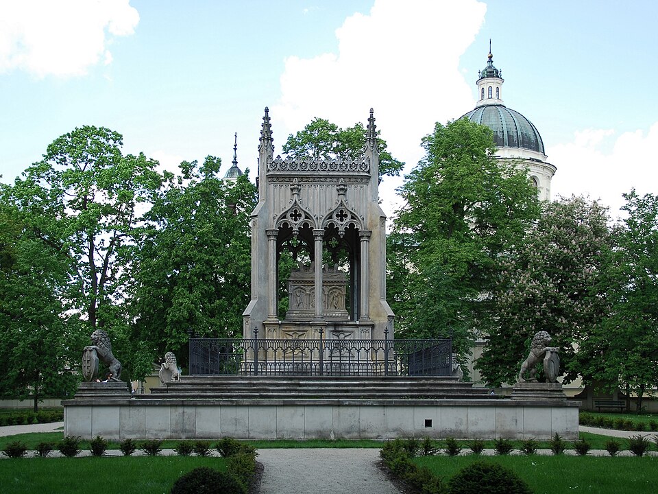 File:Mausoleum of Potocki family in Wilanów.jpg