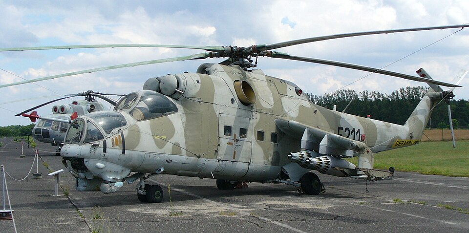 File:Mi-24D Hind Attack Helicopter (Berlin).jpg
